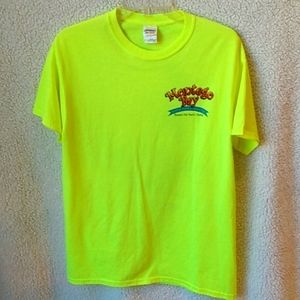 Gildan M bring yellow tee shirt